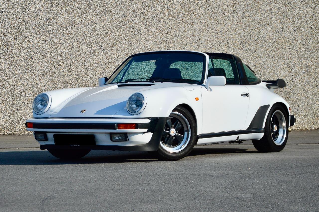 PORSCHE 911 Targa turbo look - 1988 LesAnciennes.com