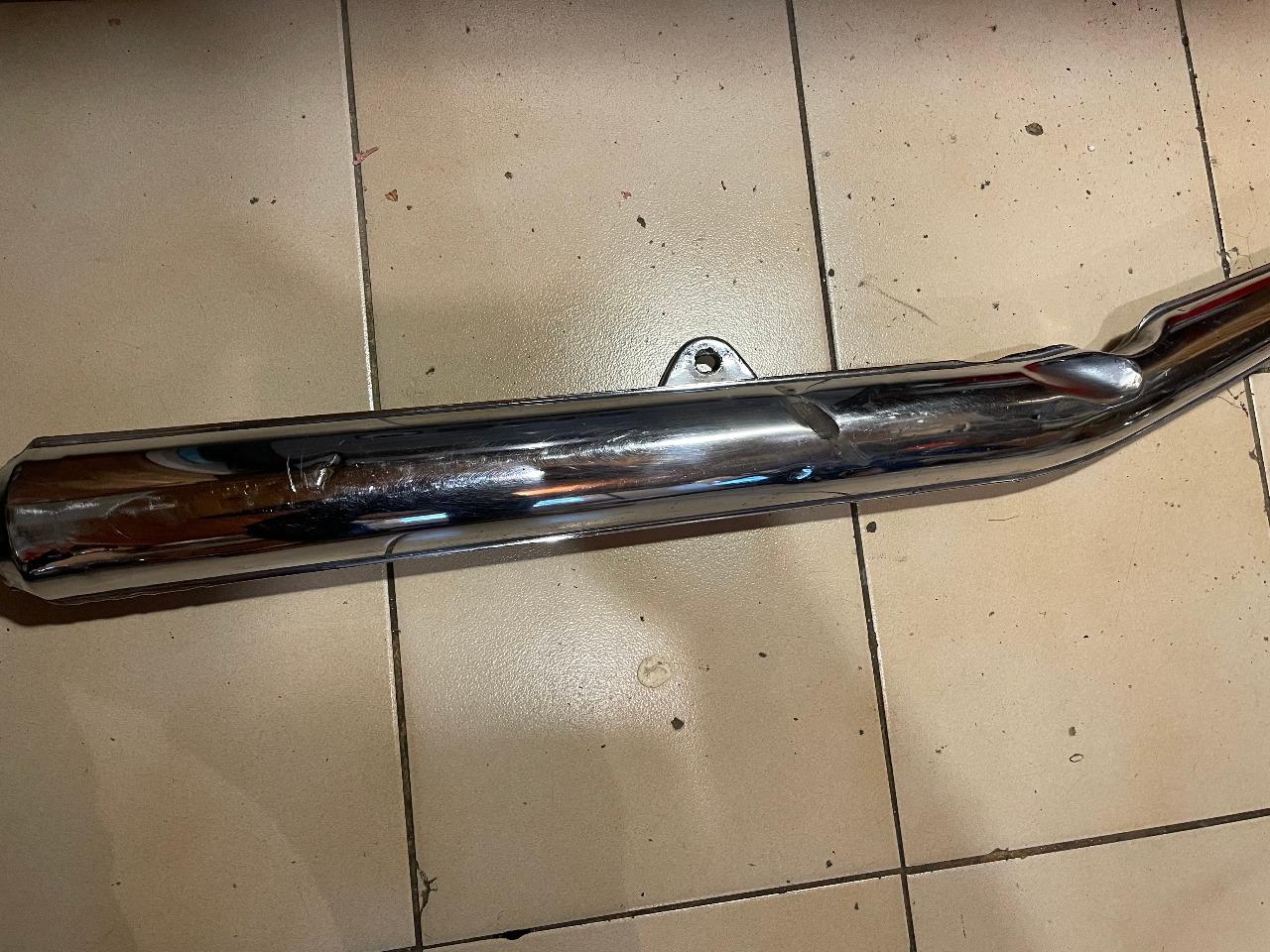 Pièces KAWASAKI 350 S2 POT ECHAPPEMENT DROIT LesAnciennes.com