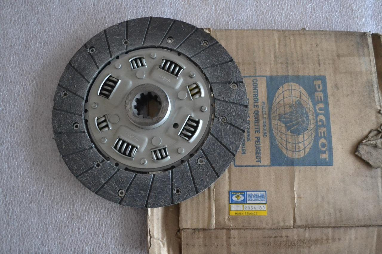 Disque embrayage, 215mm, PEUGEOT 404 504 505, neuf LesAnciennes.com