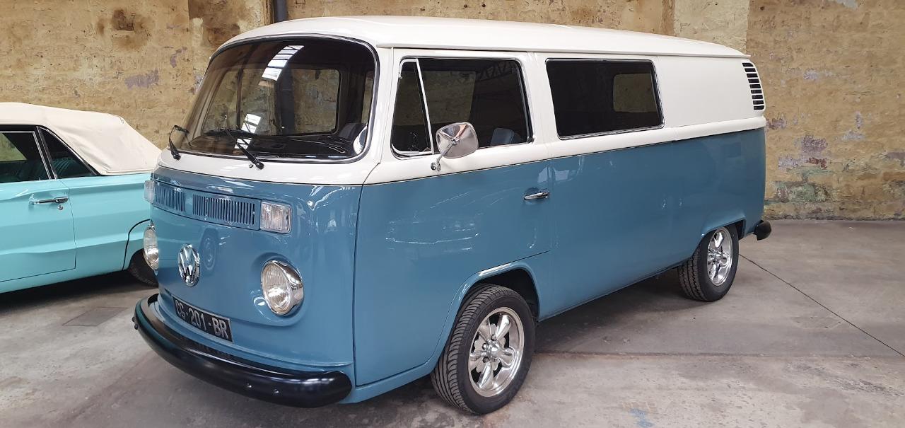 VOLKSWAGEN Combi Combi T2 “Bay Window - 1974 LesAnciennes.com