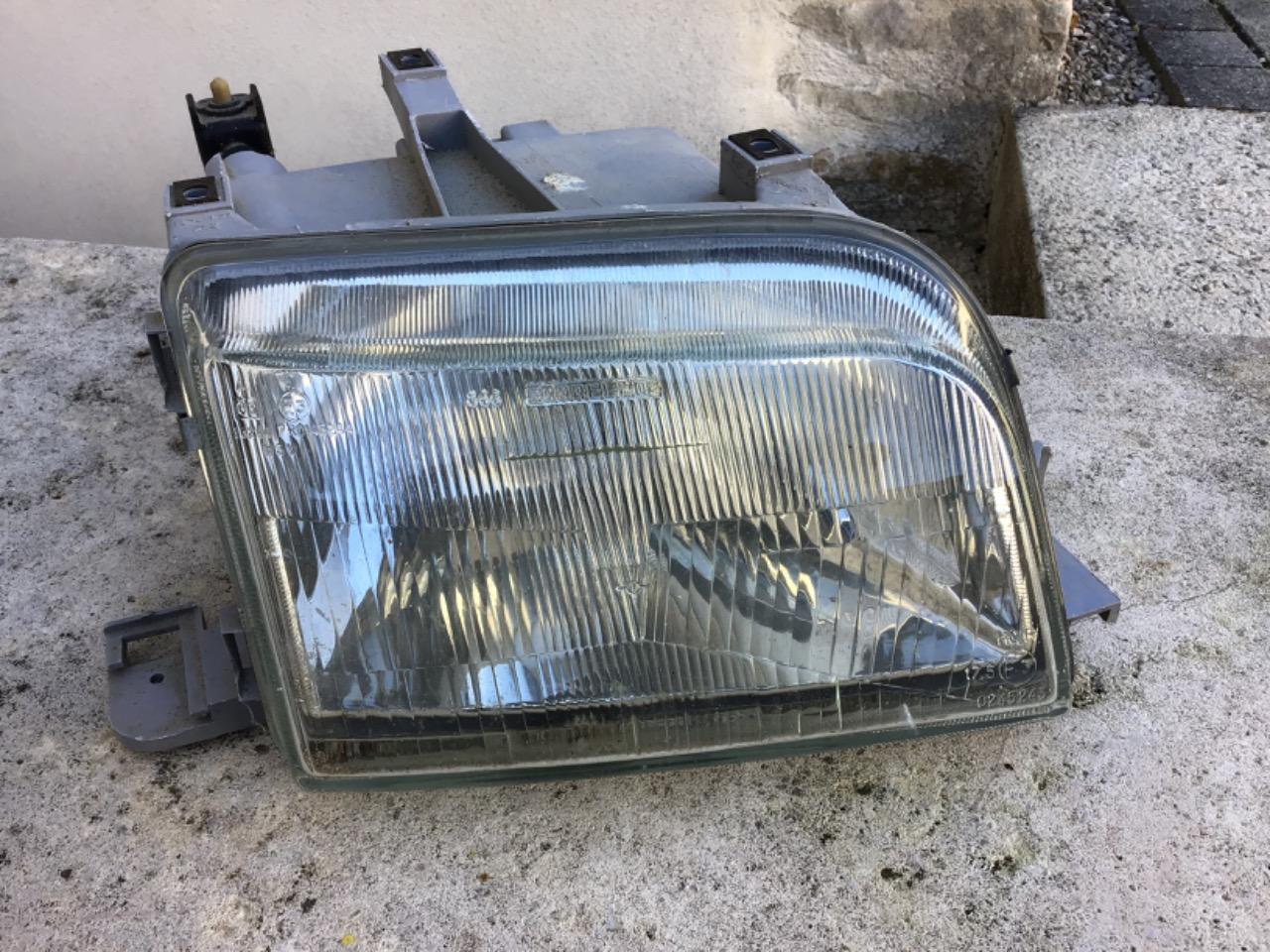 Phare RENAULT Clio LesAnciennes.com