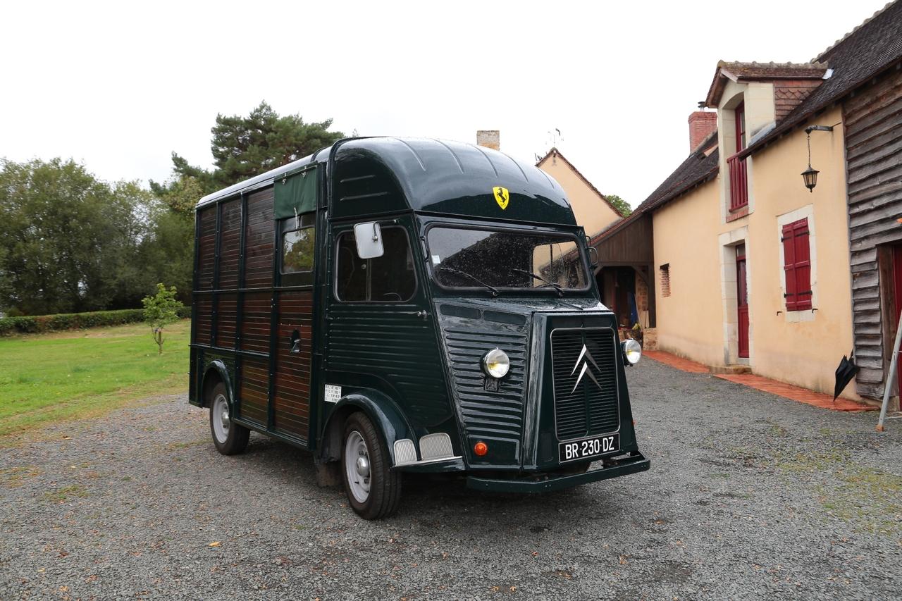 1965 Citroën HY 72 LesAnciennes.com