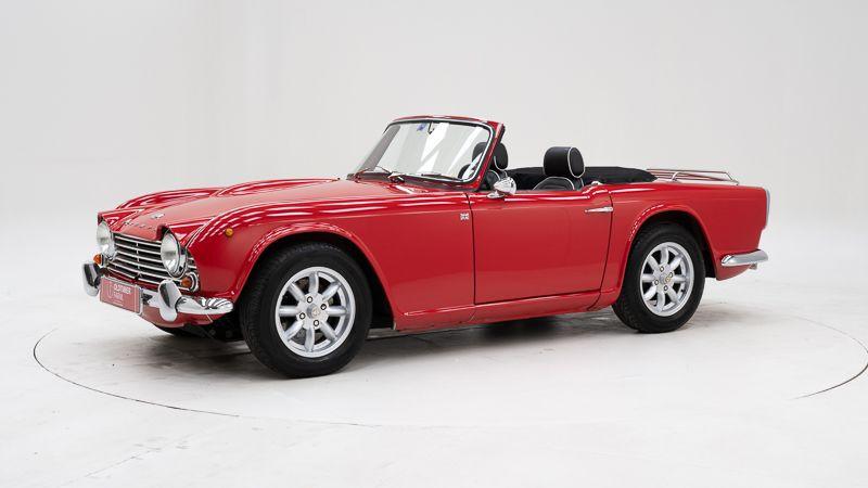 TRIUMPH TR4 A - 1966 LesAnciennes.com