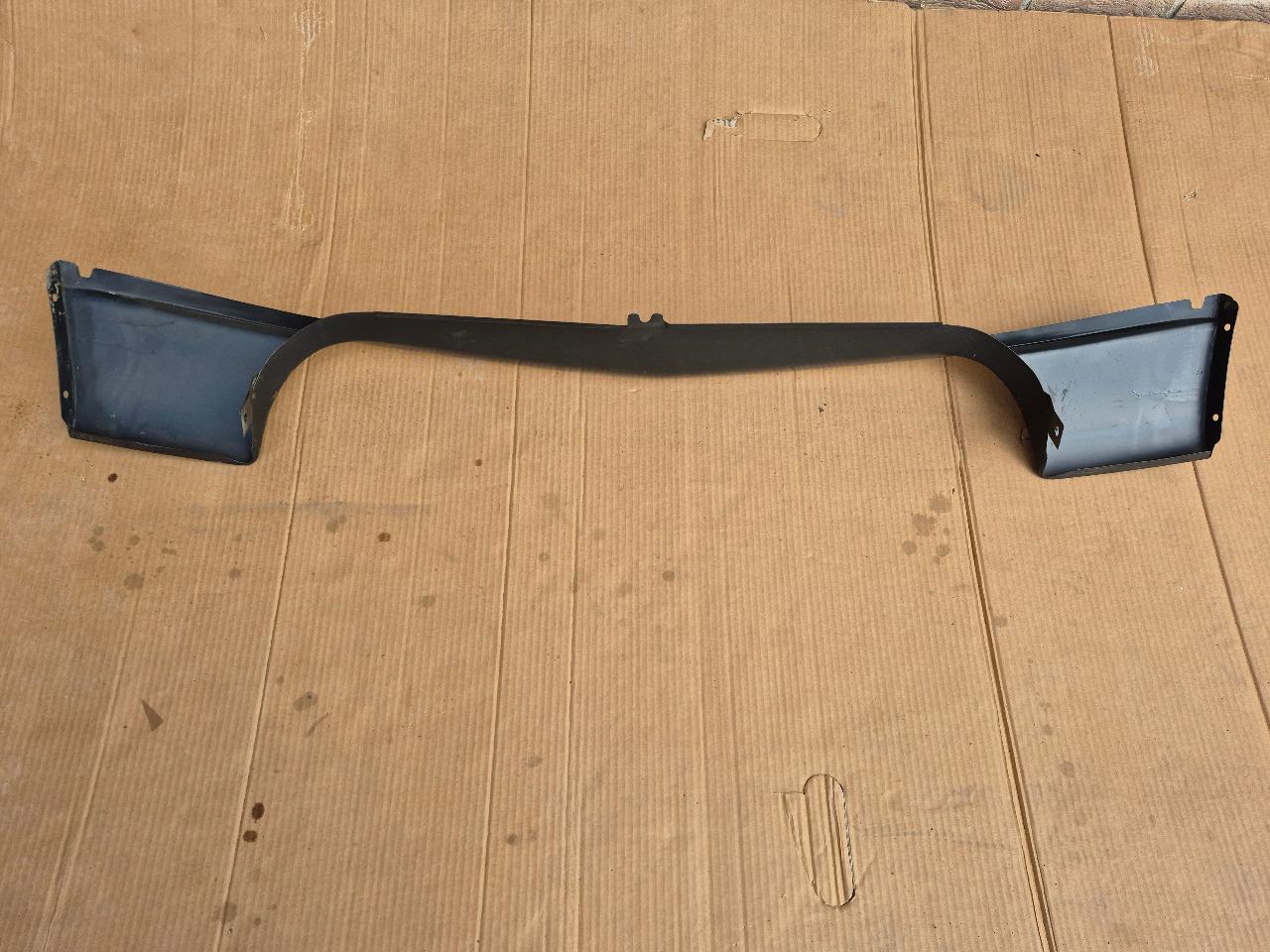 Jupe AV PEUGEOT 305 LesAnciennes.com