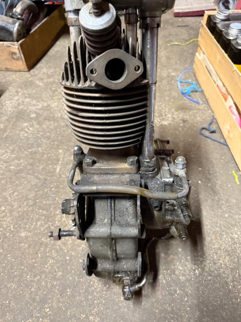 Lot de pièces AJS 350 LesAnciennes.com