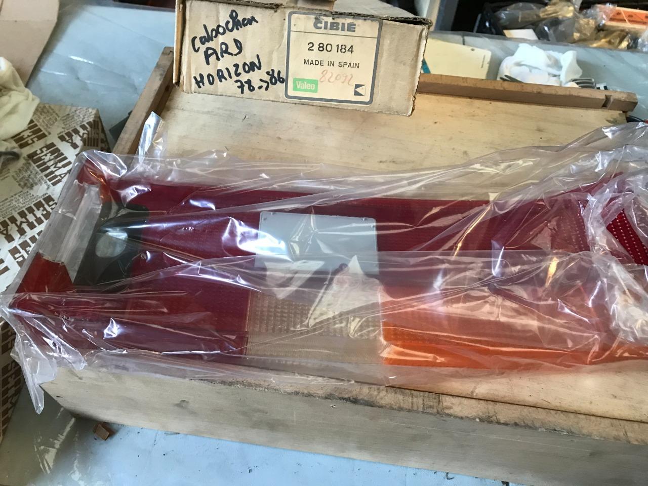 Cabochon feu arrière droit neuf TALBOT Horizon LesAnciennes.com