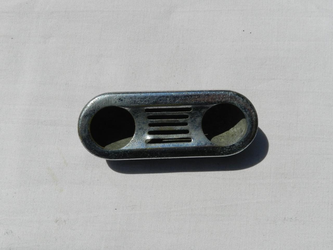 Cendrier de tableau de bord Peugeot 203 LesAnciennes.com