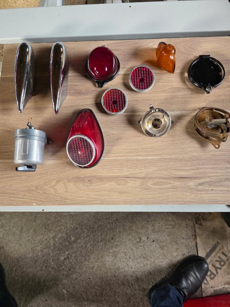 Lot de pièces CITROEN Traction 11 BL LesAnciennes.com