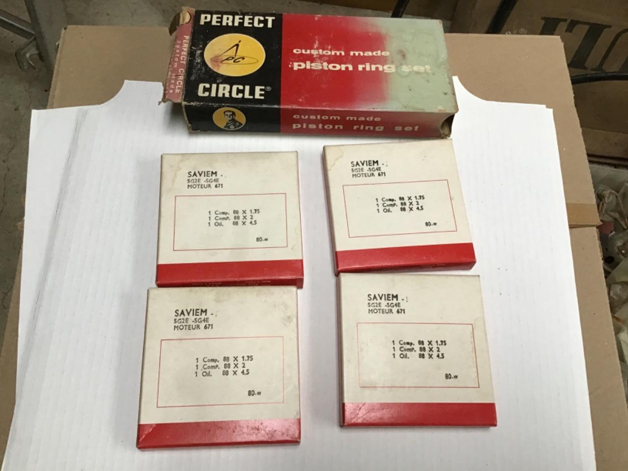 SEGMENTS SAVIEM SG2/SG4 LesAnciennes.com