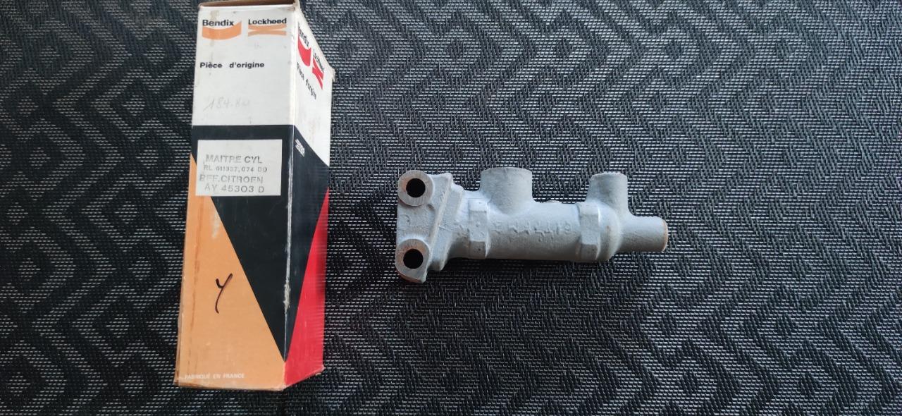 Maître cylindre CITROEN 2CV DYANE MEHARI LesAnciennes.com