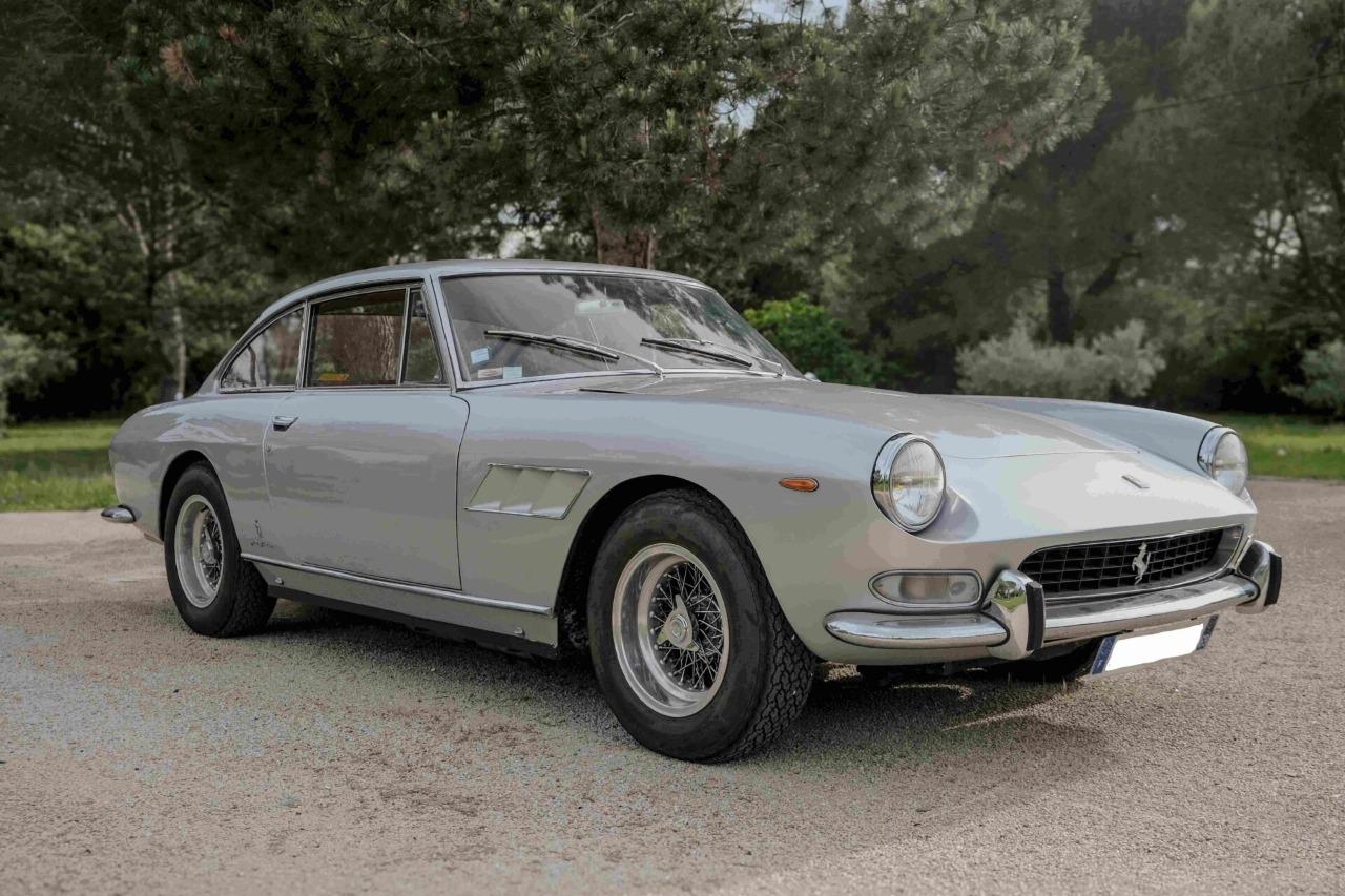 FERRARI 330 GT 2+2 - 1965 LesAnciennes.com