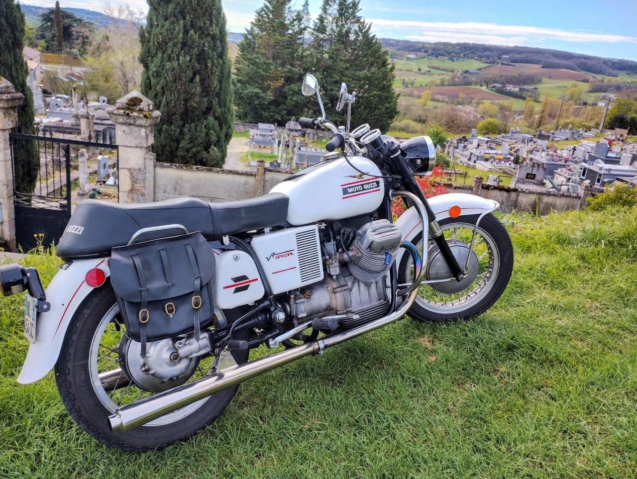 MOTO GUZZI V7 spécial - 1971 LesAnciennes.com