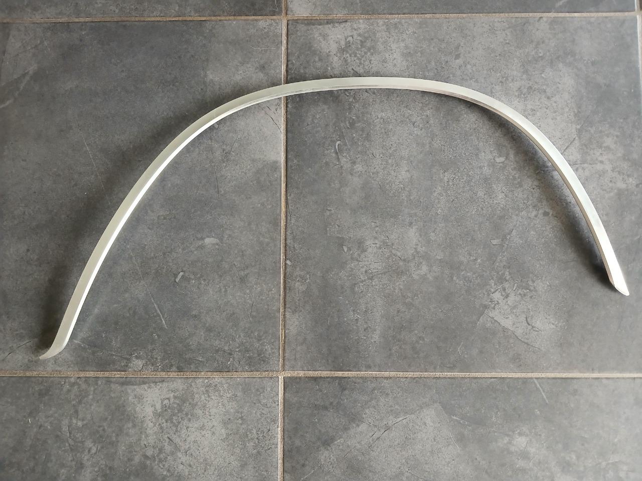 Arche passage de roue avant droit SIMCA 1100 LesAnciennes.com