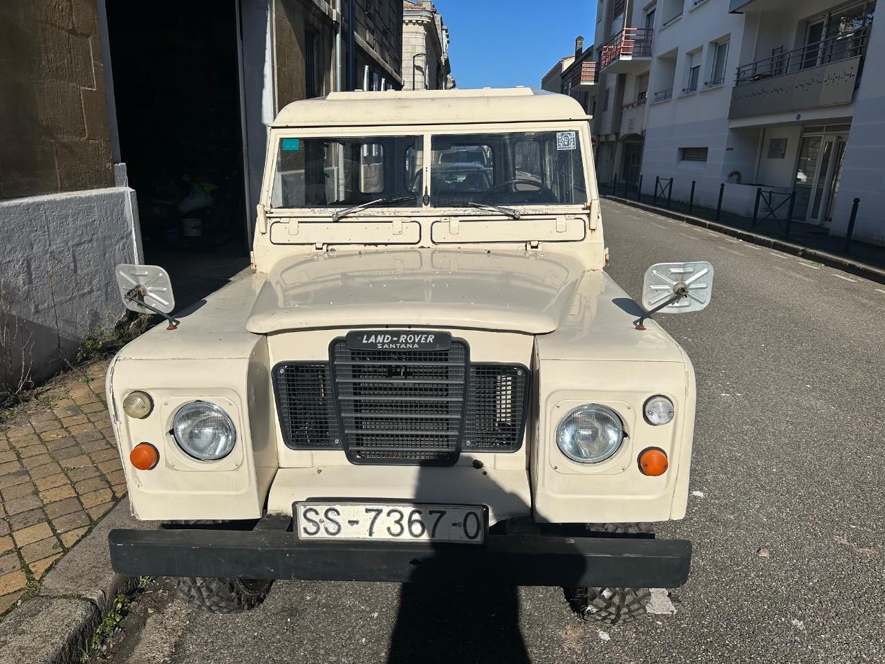 SANTANA Land Rover III 88 diesel - 1981 LesAnciennes.com