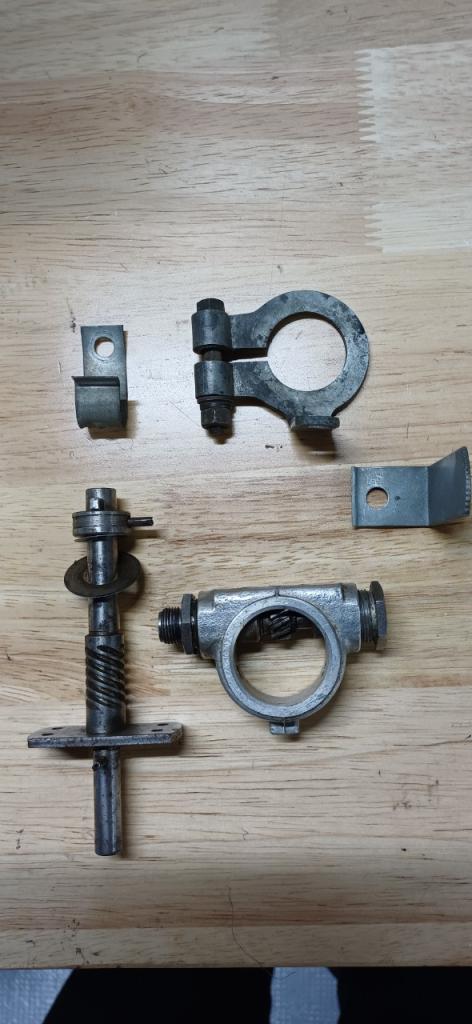 Kit RENAULT Dauphine 1093 LesAnciennes.com