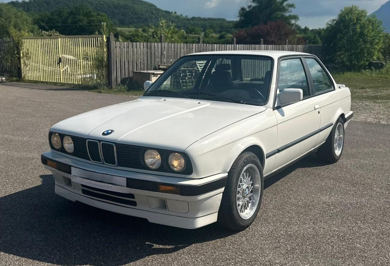 BMW 318 IS - 1991 LesAnciennes.com