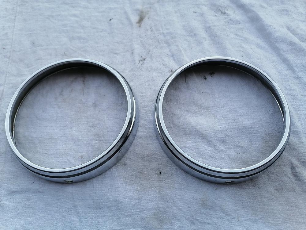 Paire de cerclages SIMCA 1000,1100,1300,1500 LesAnciennes.com