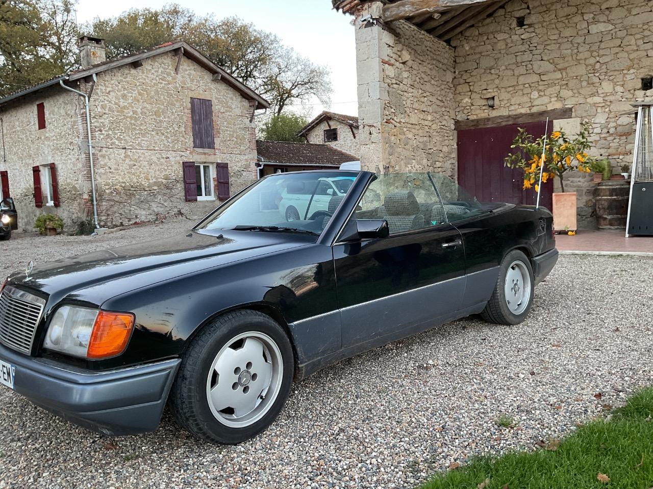 MERCEDES 200 E Cabriolet - 1994 LesAnciennes.com