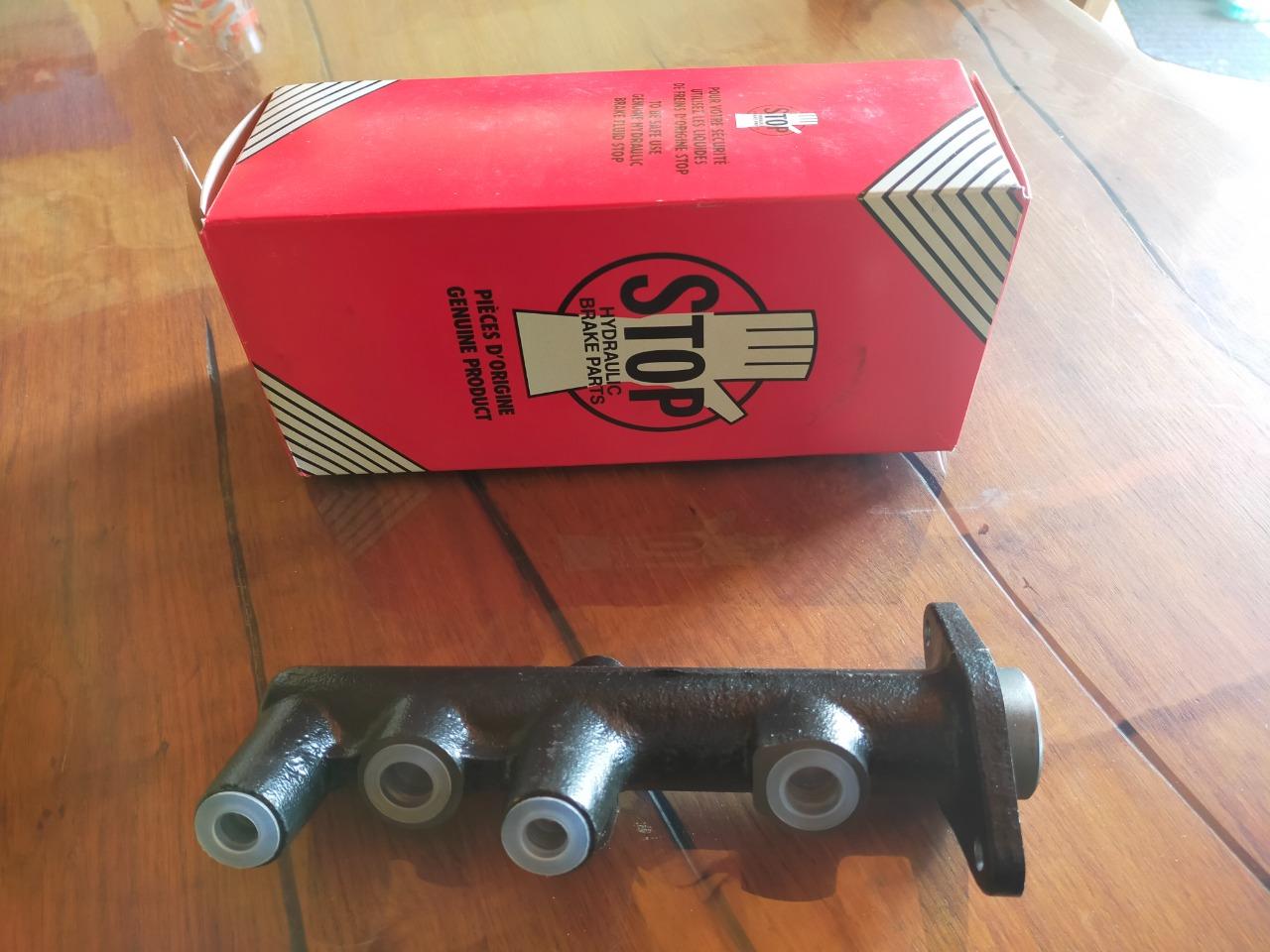 Maitre cylindre RENAULT ESTAFETTE LesAnciennes.com