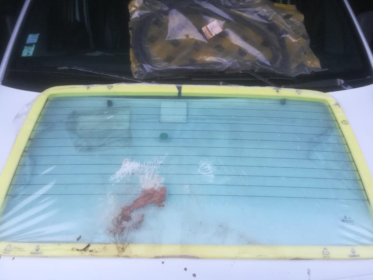 Divers vitrage LesAnciennes.com