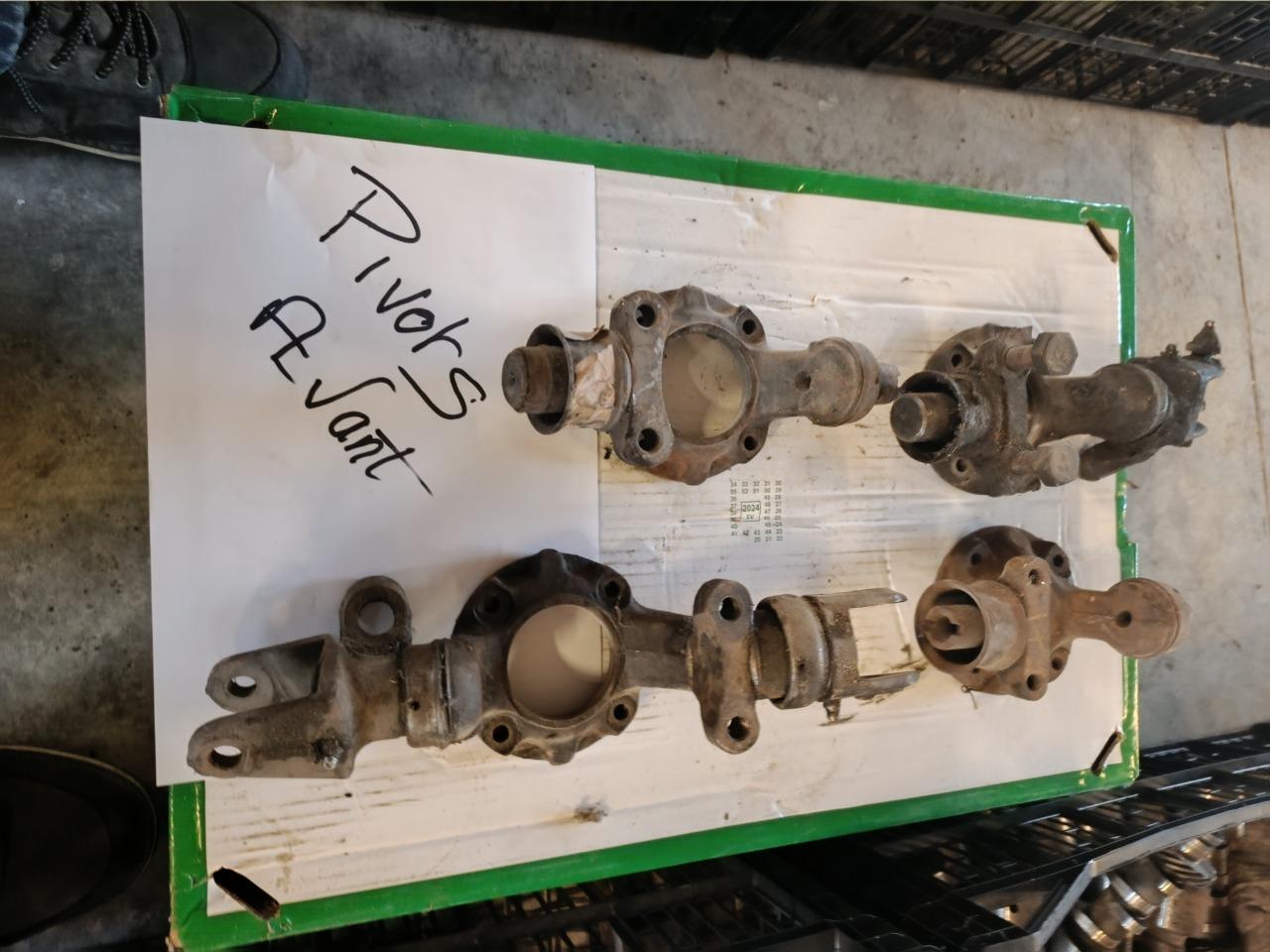 Pivot PANHARD 24 24/17/Dyna LesAnciennes.com