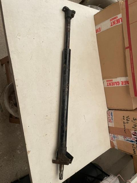 Haut colonne direction VOLVO P1800 LesAnciennes.com