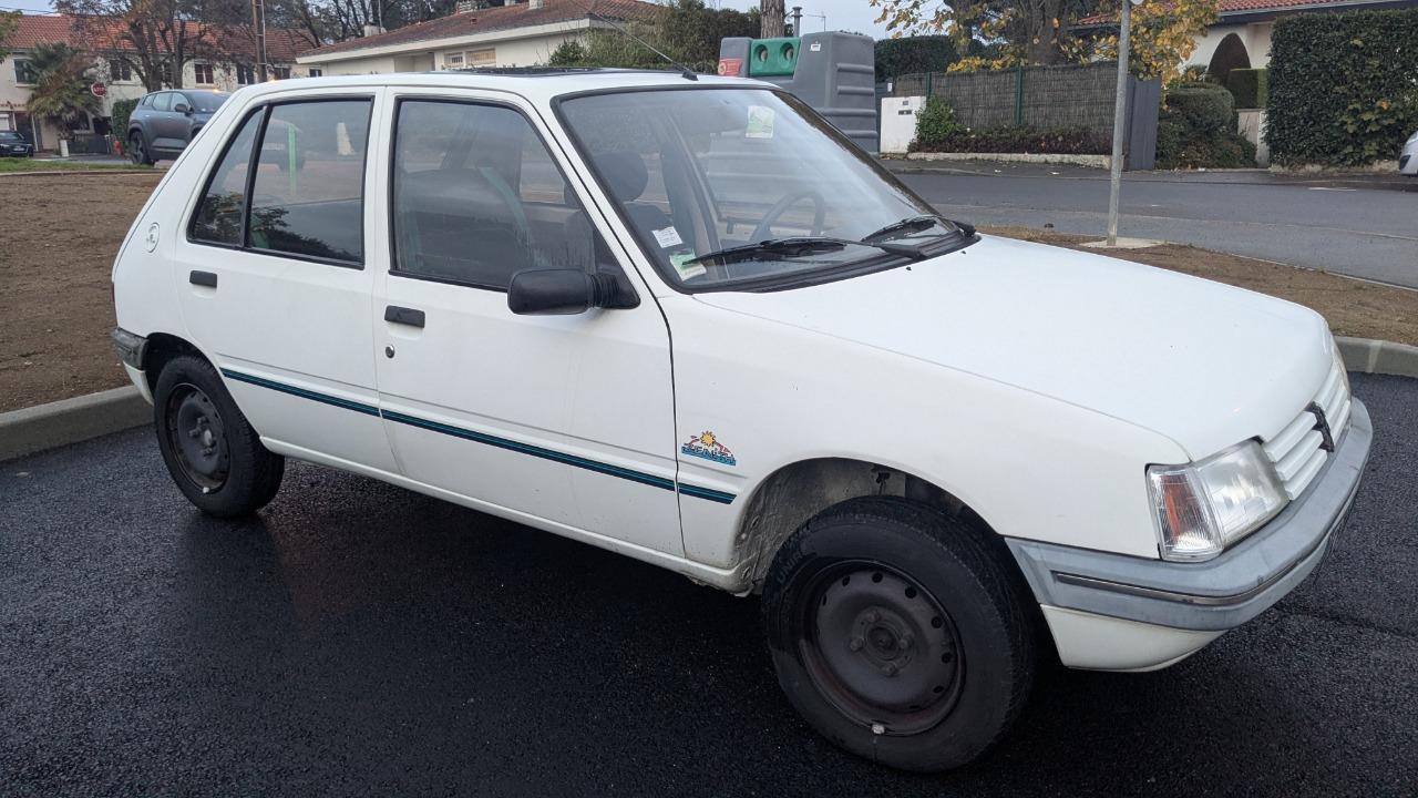 PEUGEOT 205 Zénith - 1992 LesAnciennes.com