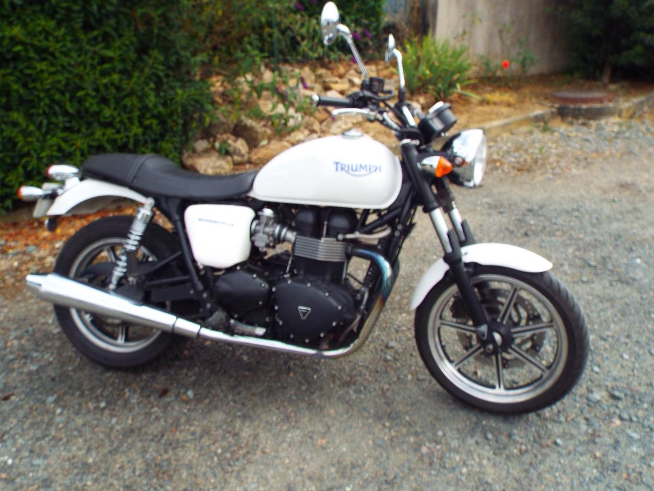 TRIUMPH bonneville T100 se LesAnciennes.com