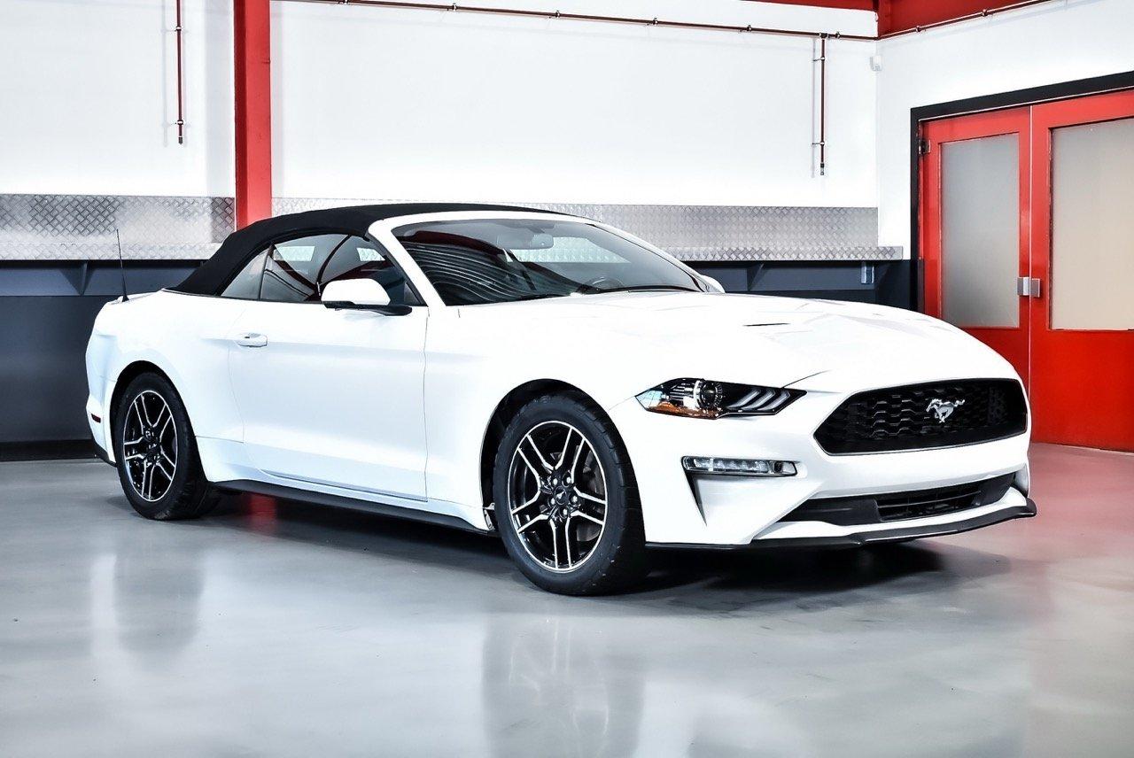 2018 Ford Mustang Convertible 2,3L I4 LesAnciennes.com