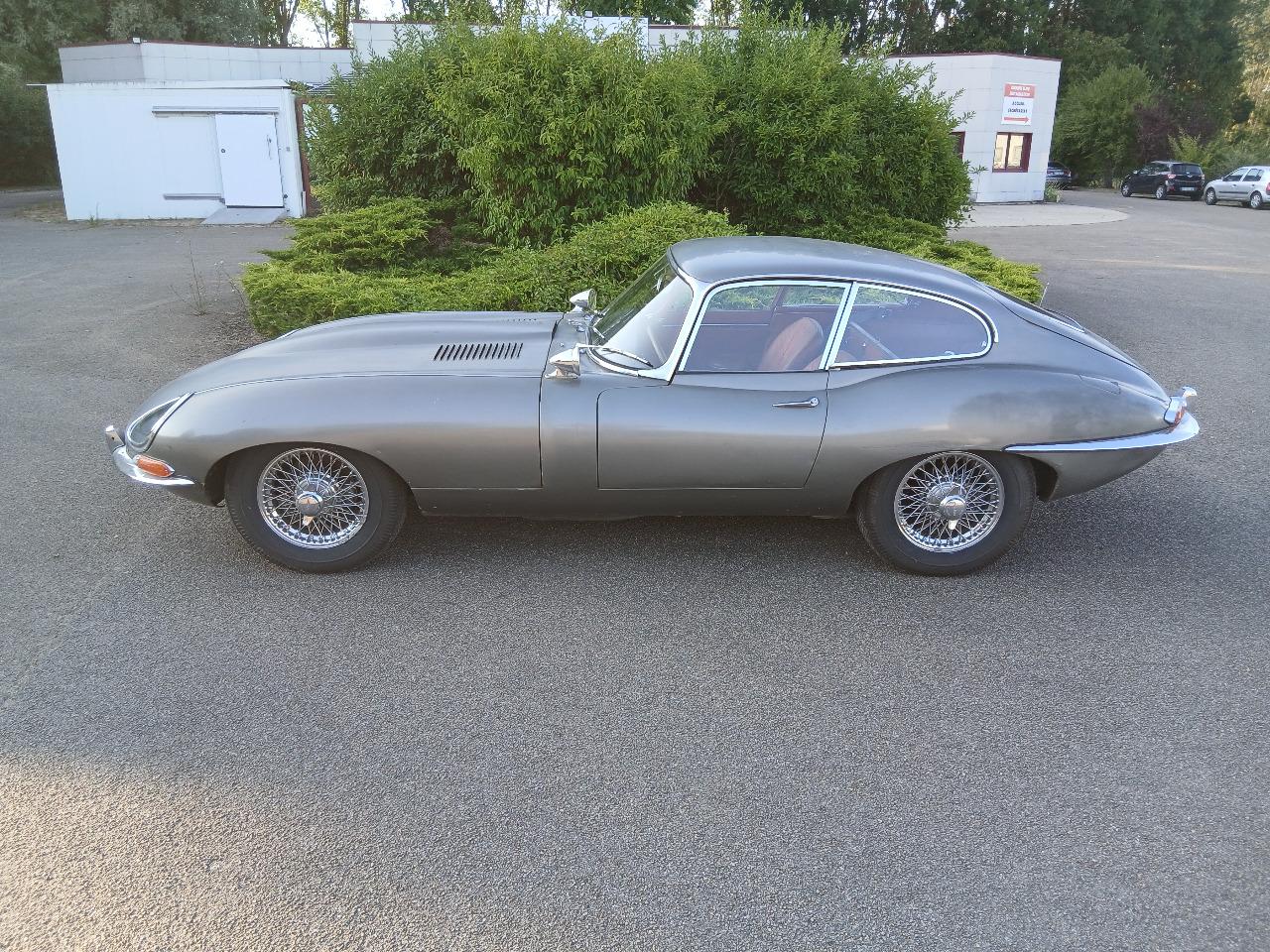 JAGUAR Type E 6 cylindres 4,2 l - 1965 LesAnciennes.com