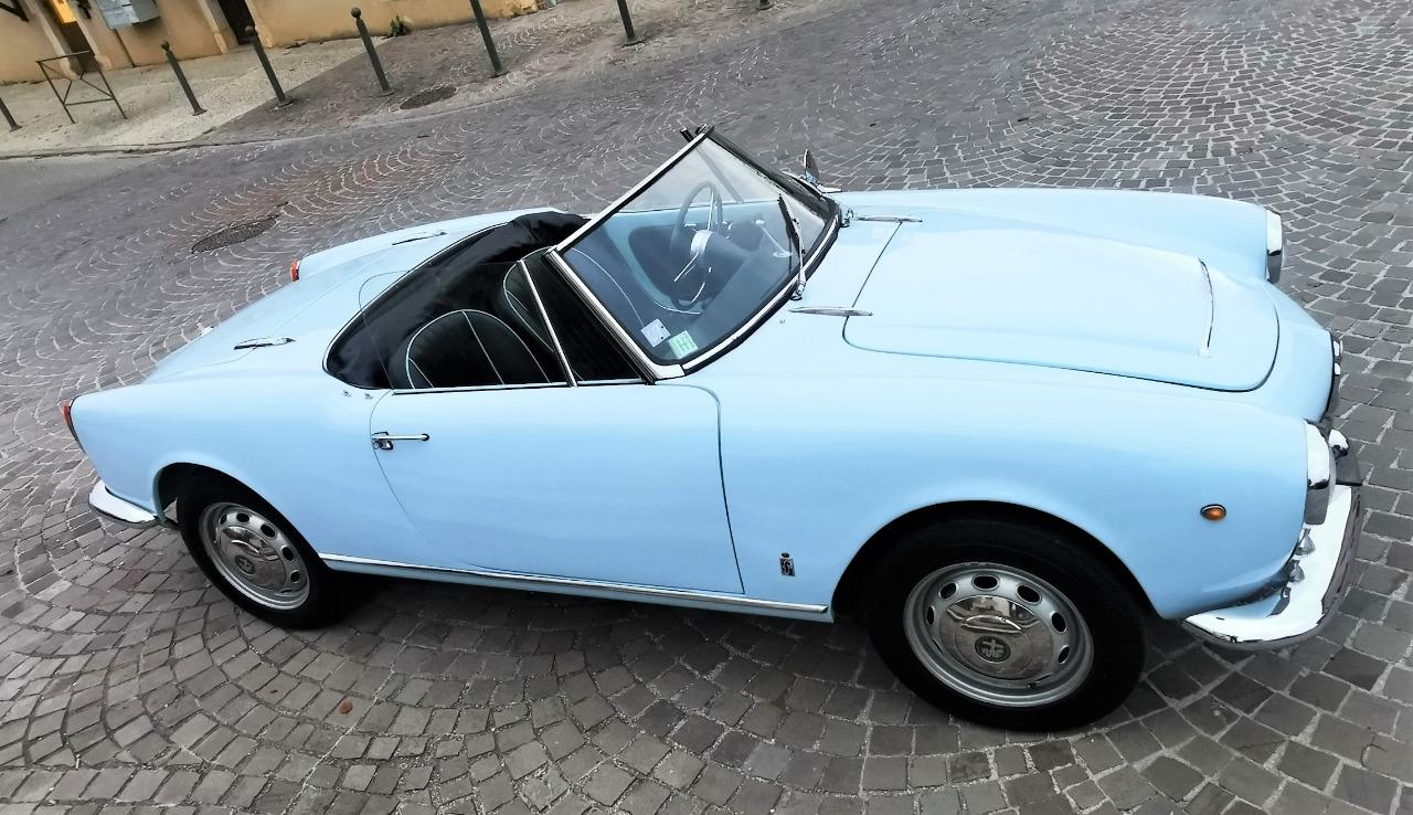 ALFA ROMEO Giulia SPIDER VELOCE 1600 - 1965 LesAnciennes.com