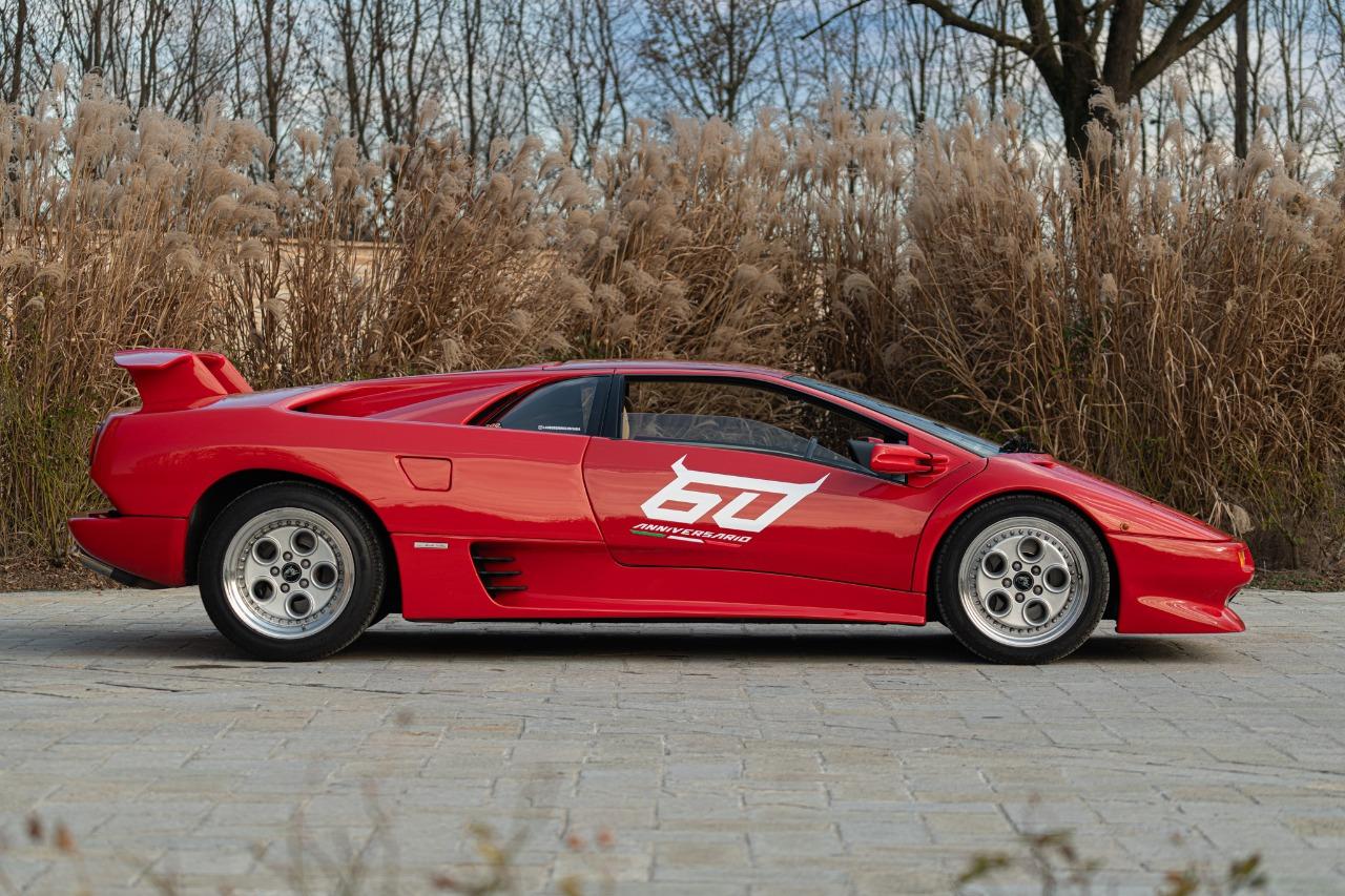 LAMBORGHINI Diablo VT - 1993 LesAnciennes.com