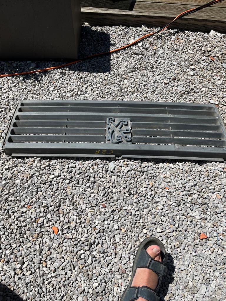 Calandre PEUGEOT J5 LesAnciennes.com