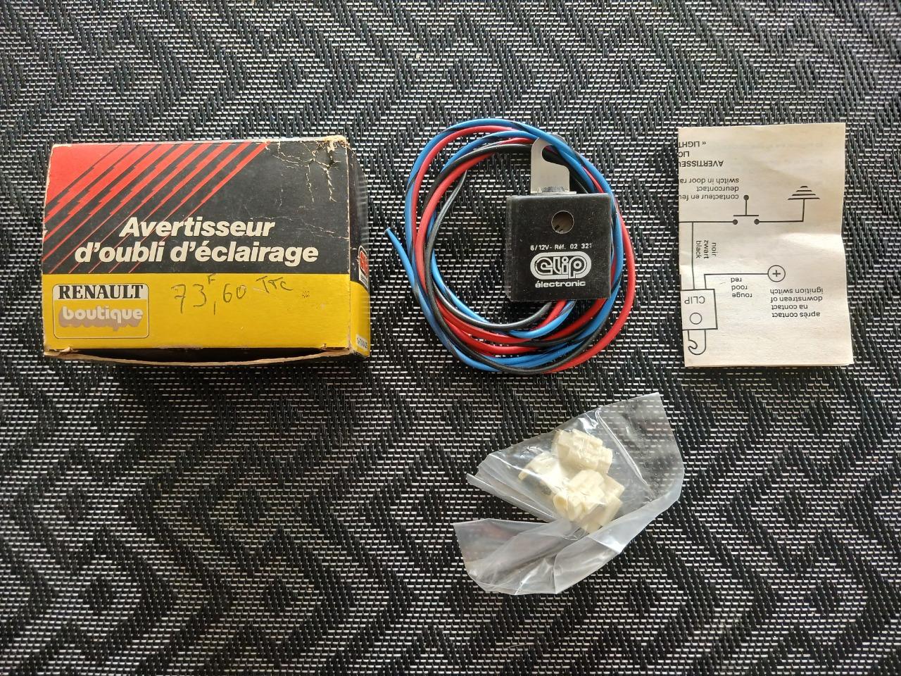 Alarme oubli de feux RENAULT 4 5 9 11 18 fuego LesAnciennes.com