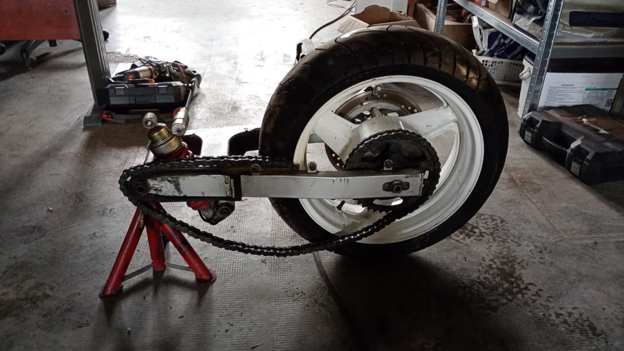 TRAIN ARRIERE pour HONDA CBR 1000 F 1990 LesAnciennes.com