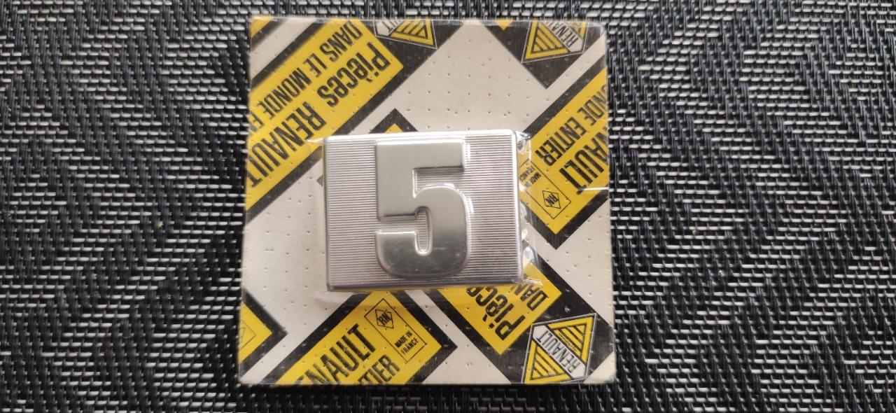 Monogramme RENAULT 5 (R5) premier modèle LesAnciennes.com