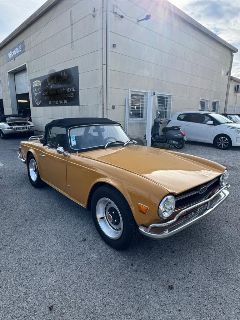 TRIUMPH TR6 Overdrive - 1971 LesAnciennes.com