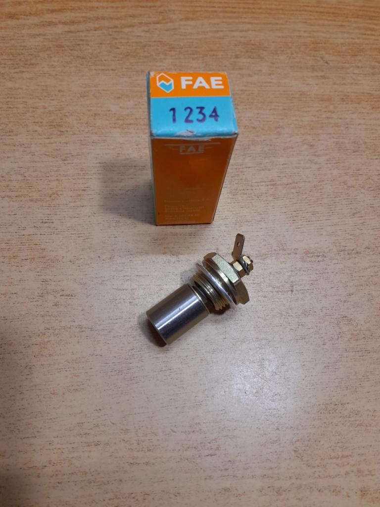 Manocontact d'huile Peugeot 505 FAE 1234 LesAnciennes.com