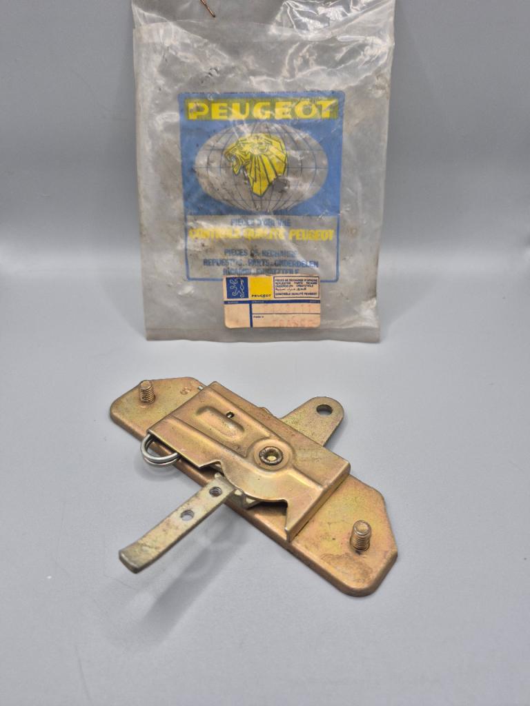 Commande Ouverture Porte PEUGEOT 204 LesAnciennes.com
