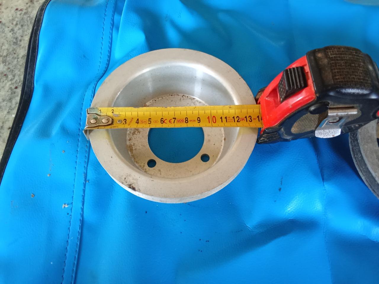 Poulies de pompe à eau Moteur XK LesAnciennes.com