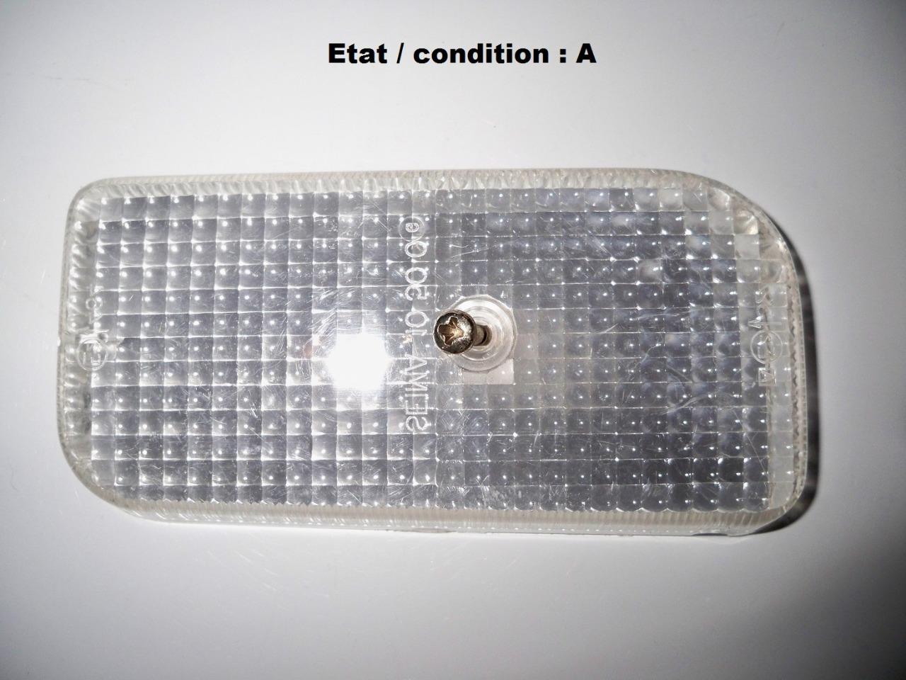 RENAULT R4 - Cabochon clignotant droit SEIMA 10500 LesAnciennes.com