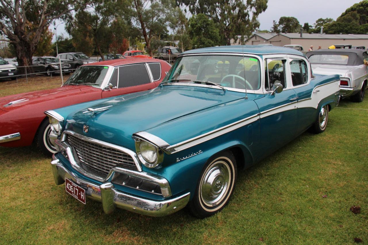 Mascotte capot studebaker president 1957 USA oldti LesAnciennes.com