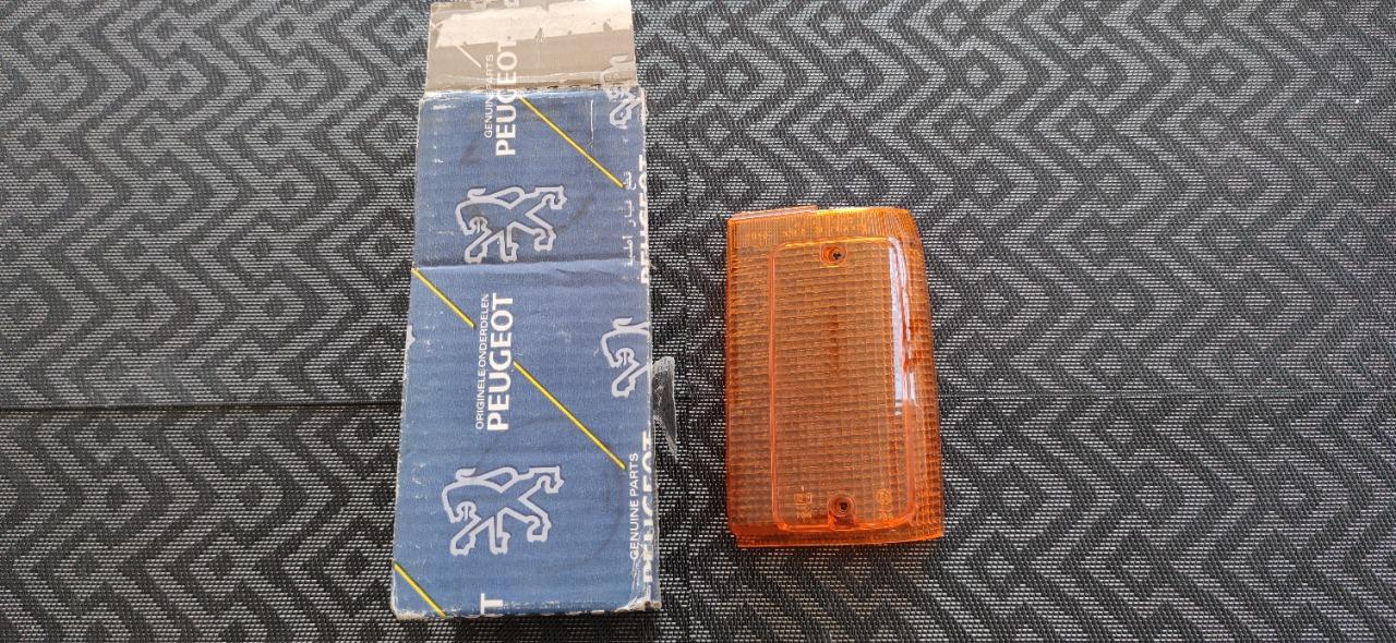 Cabochon clignotant gauche TALBOT Samba LesAnciennes.com