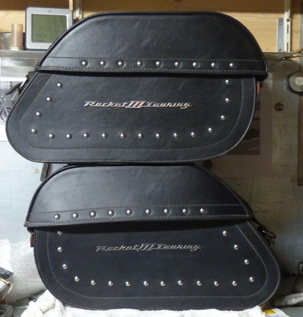 Sacoches cuir Triumph Rocket III Touring LesAnciennes.com