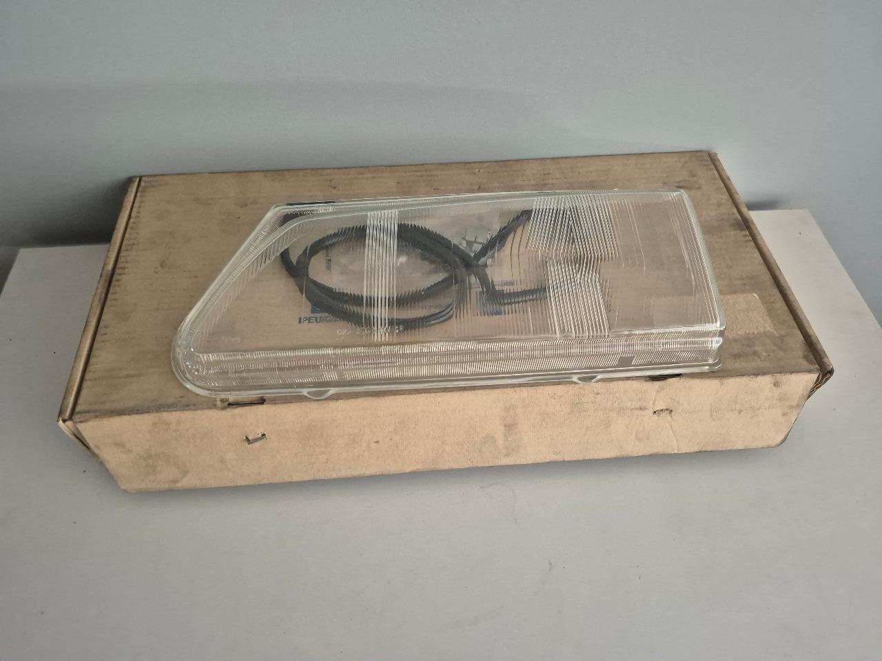 Glace de Phare AV G Peugeot 806 LesAnciennes.com
