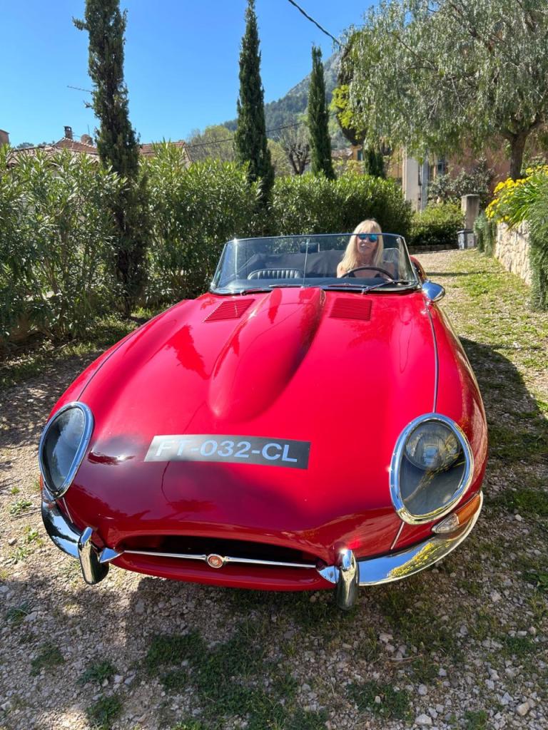 JAGUAR Type E Cabriolet 4.2L - 1965 LesAnciennes.com