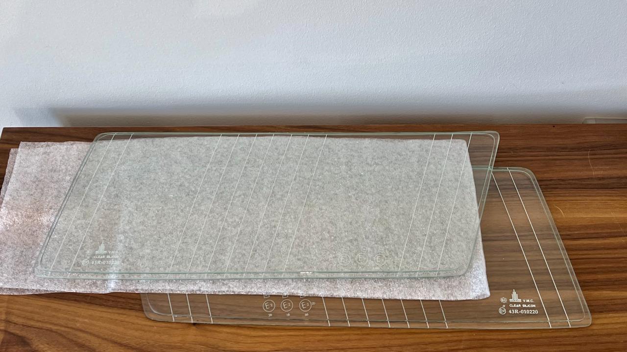 Verrière / vitre / glace de phares Alpine A310 V6 LesAnciennes.com