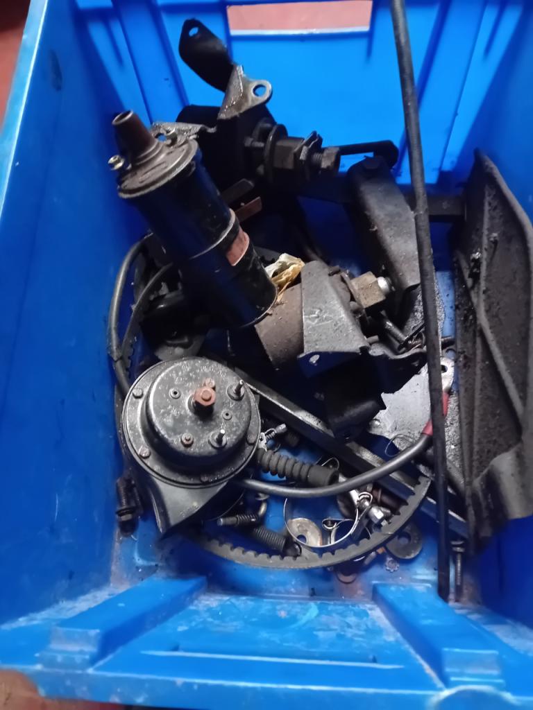 Boulonnerie SIMCA Aronde P 60 LesAnciennes.com