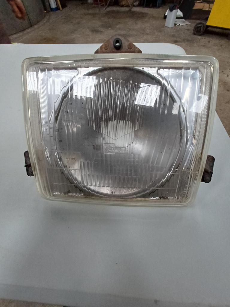 Phare PEUGEOT 104 LesAnciennes.com