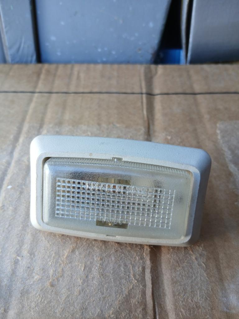 Plafonnier RENAULT 4 (R4) LesAnciennes.com